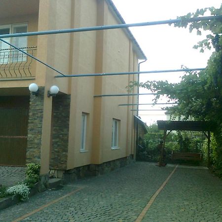 Hotel Domashnya Saduba Mukácheve Exterior foto